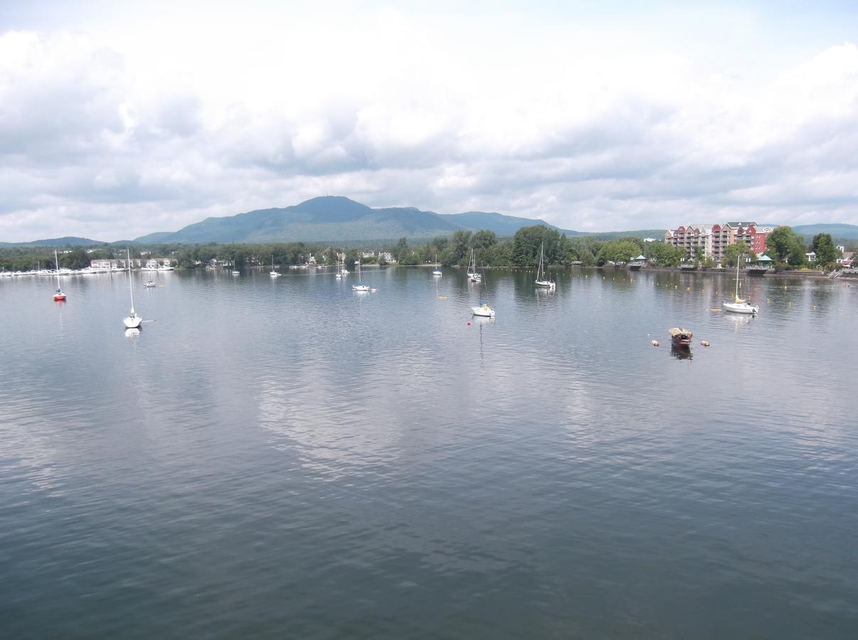 Condo Entre Ville/Nature Magog Exteriör bild
