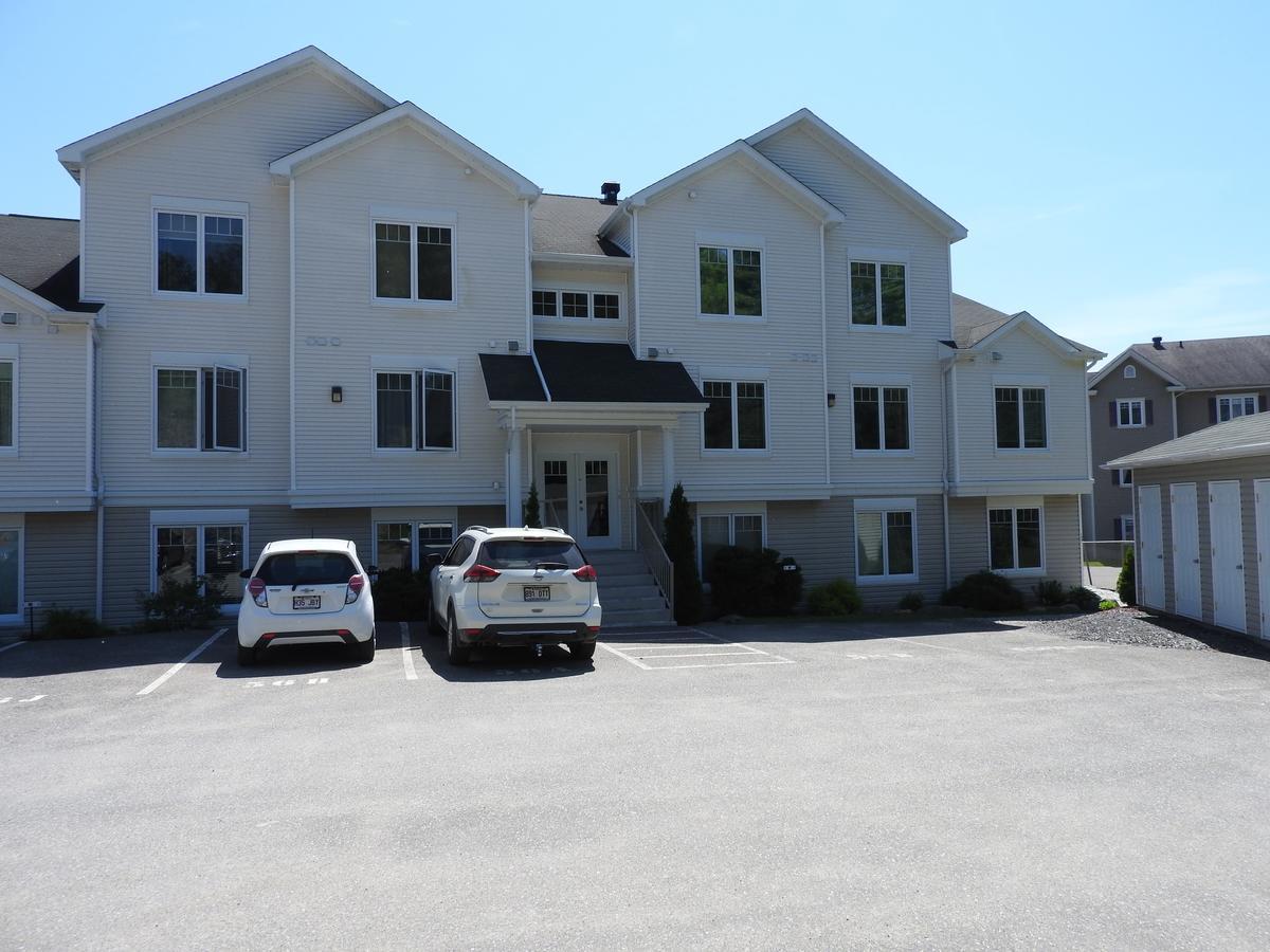 Condo Entre Ville/Nature Magog Exteriör bild